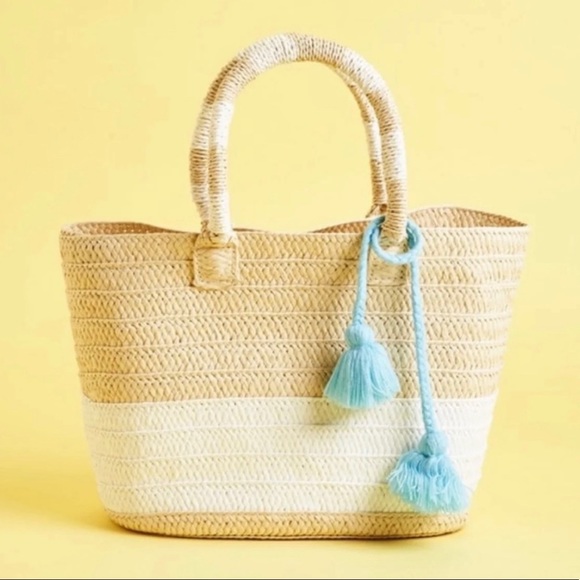 Altru Handbags - NWOT Altru straw tote/beach bag